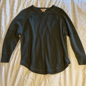 Green fitted sweater